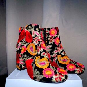 MIA Bohemian Edgy 70s Inspired Floral Ankle Boots